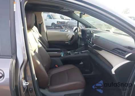 2024 Toyota Sienna Platinum z USA, uszkodzony, nr VIN 5TDERKEC3RS215747